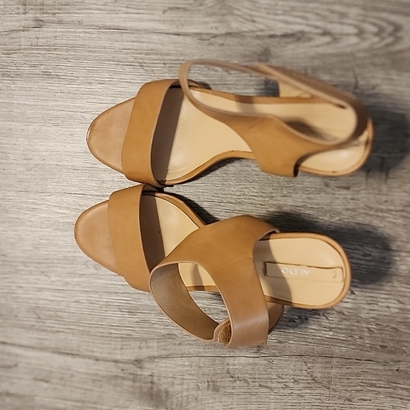 Aldo Tan Nude Heels 7.5 VGUC - Picture 2 of 6